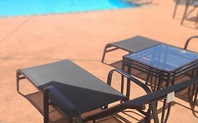 Bk'S Fountain Court Motel